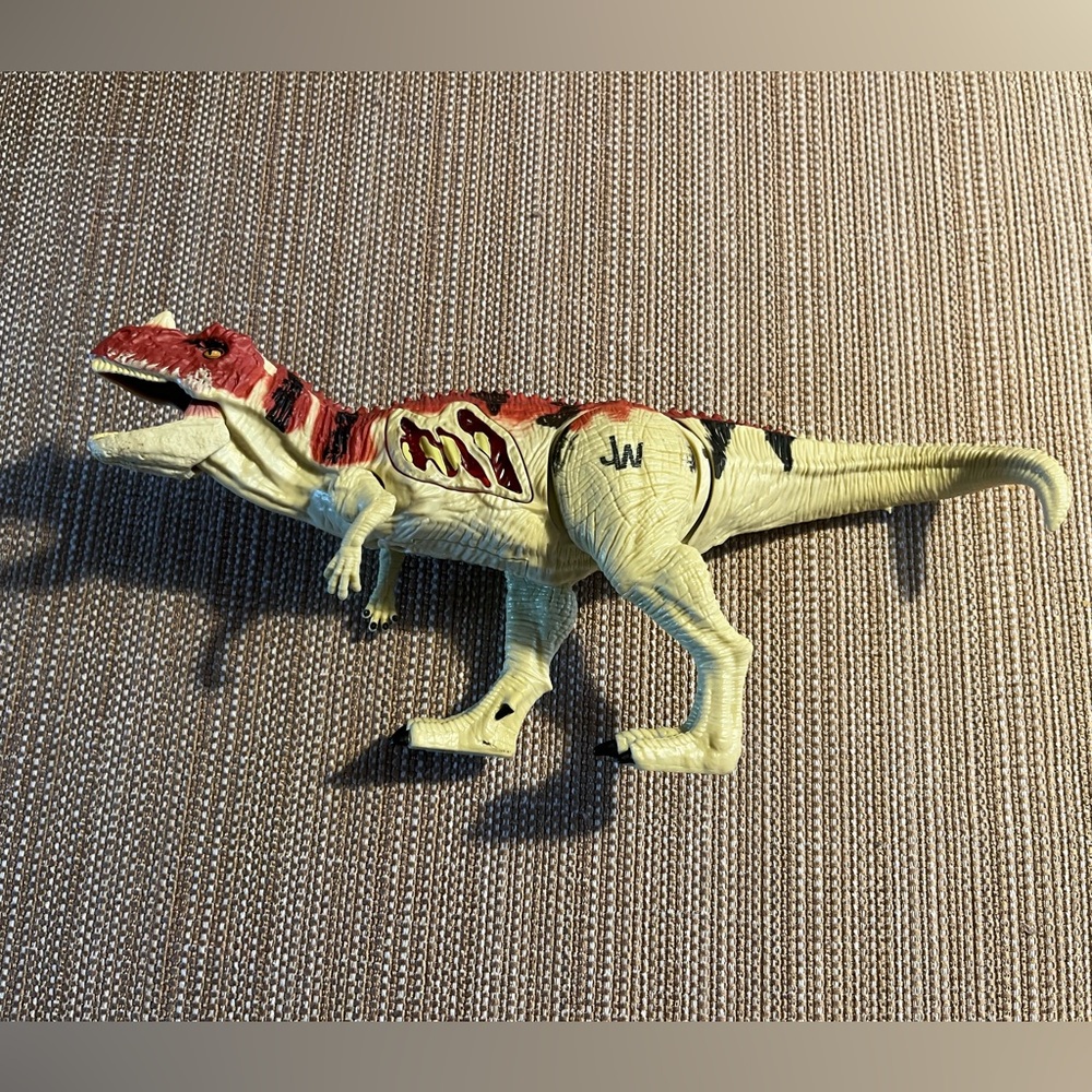 Lot of 6 Jurassic World Dinosaurs! 2 Light up/make sounds! - Picture 4 of 10